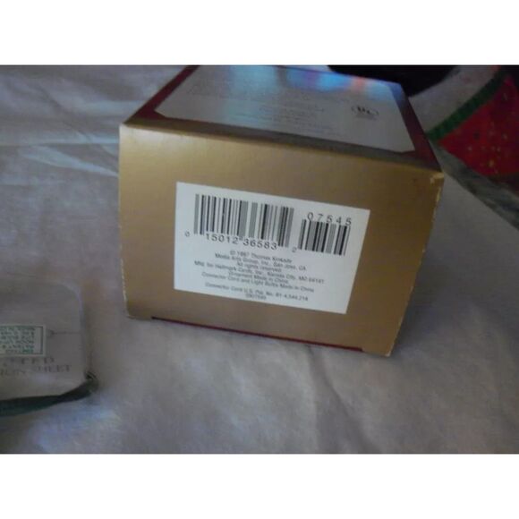 T2 Lot Of 3 1997 Thomas Kinkade Hallmark Victorian Christmas ornaments. - Picture 3 of 10